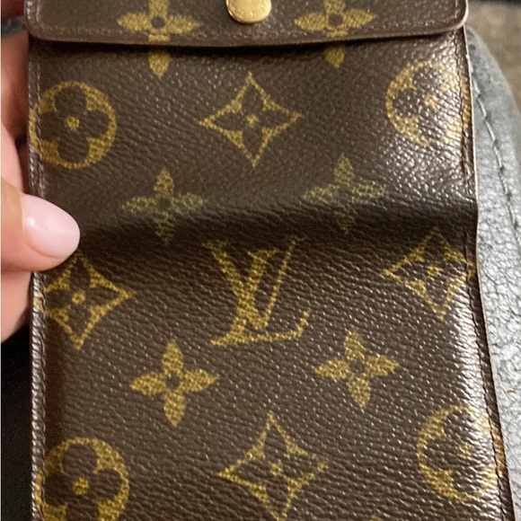 COPY - Authentic Louis Vuitton - Picture 4 of 5